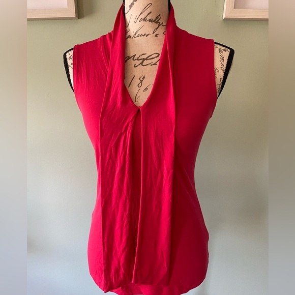 Women’s Elegant Sleeveless Top Size XS - Picture 2 of 5